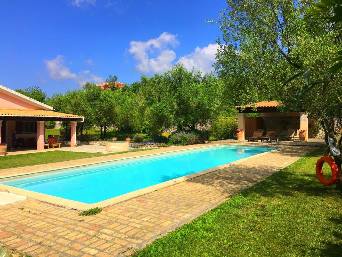 Villa Kleopatra Pouládes Exterior foto